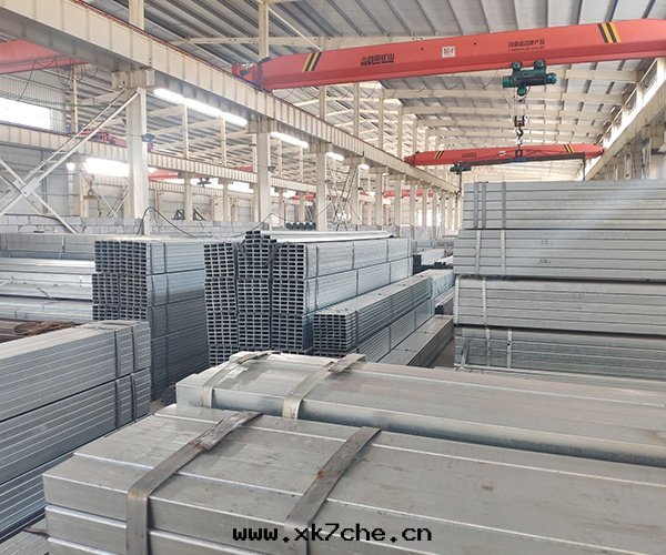 鍍鋅方(fāng)矩管(guǎn)庫