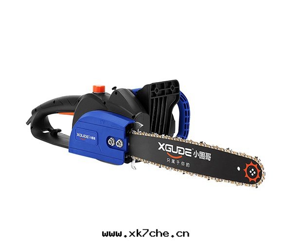 手(shǒu)持(chí)伐木(mù)切(qiè)割鋸